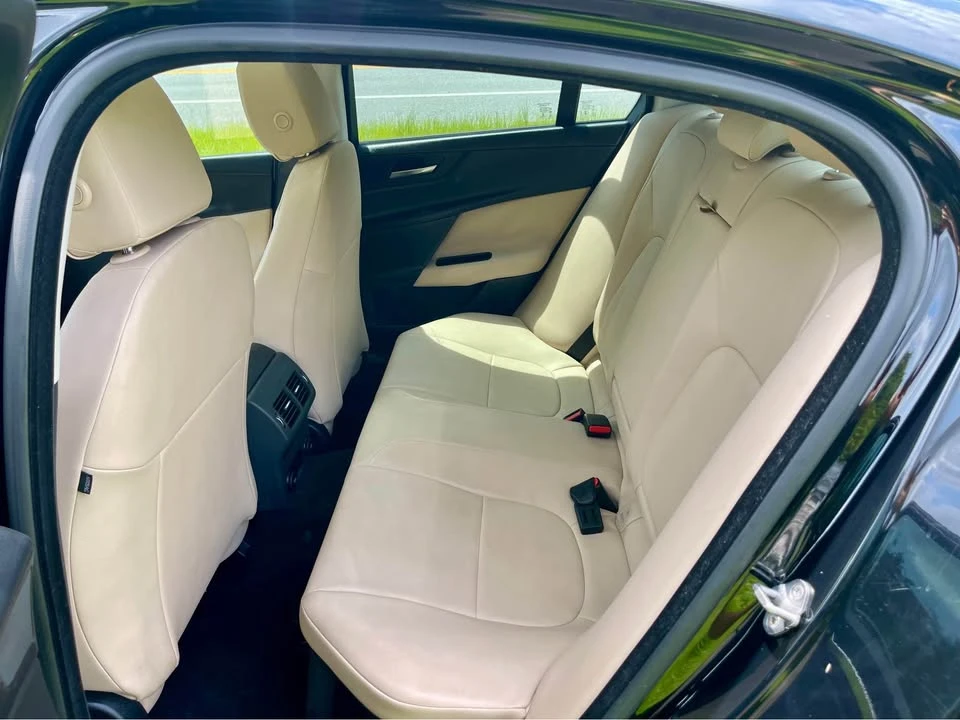 2017 Jaguar XE - Image 15 of 16