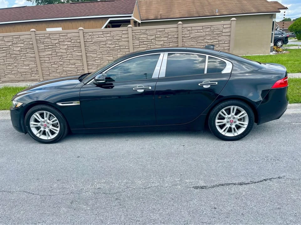 2017 Jaguar XE - Image 4 of 16