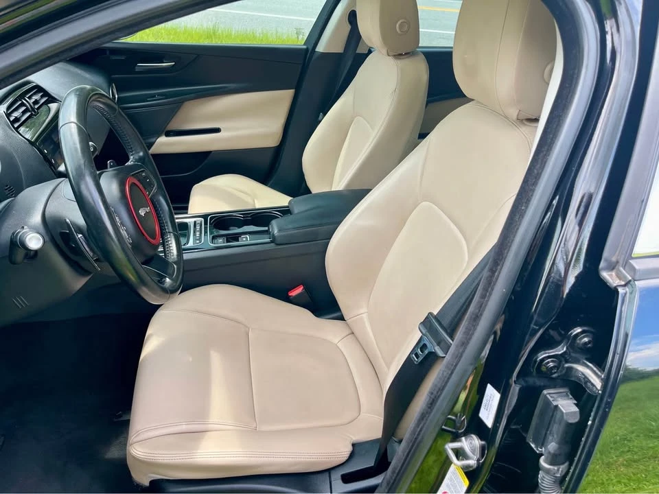 2017 Jaguar XE - Image 10 of 16