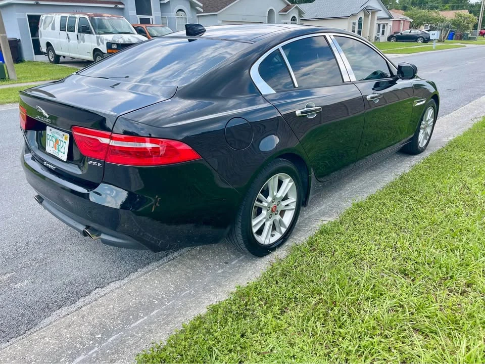 2017 Jaguar XE - Image 5 of 16