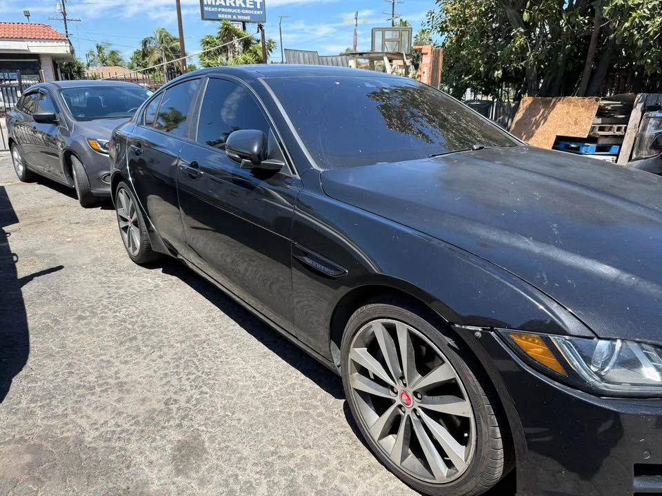 2017 Jaguar XE - Image 2 of 4