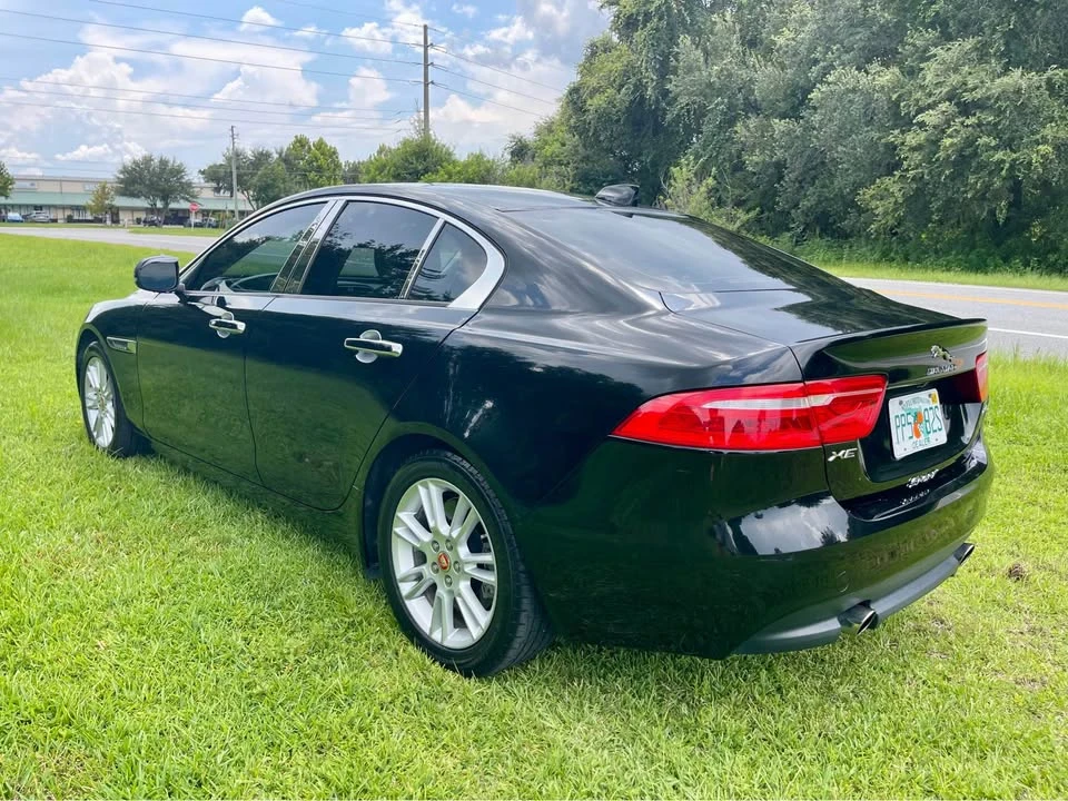 2017 Jaguar XE - Image 6 of 17