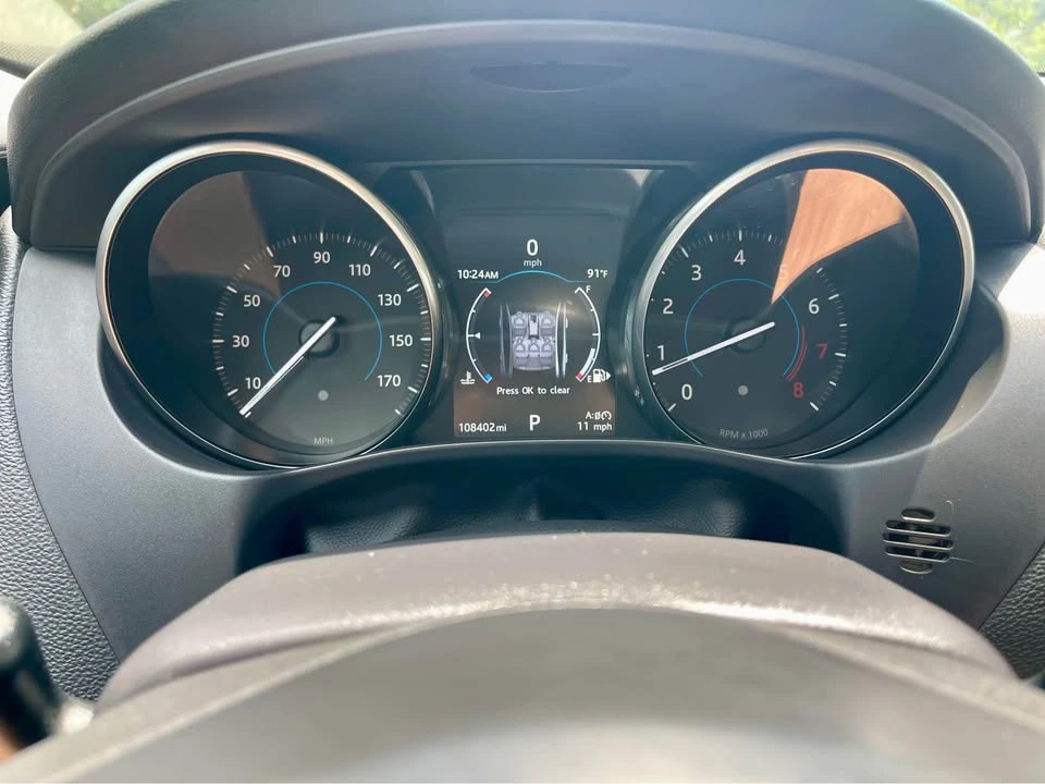2017 Jaguar XE - Image 15 of 17