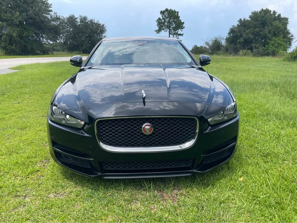 2017 Jaguar XE - Image 2 of 17
