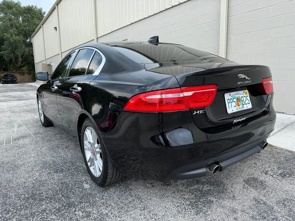 2017 Jaguar XE - Image 7 of 8