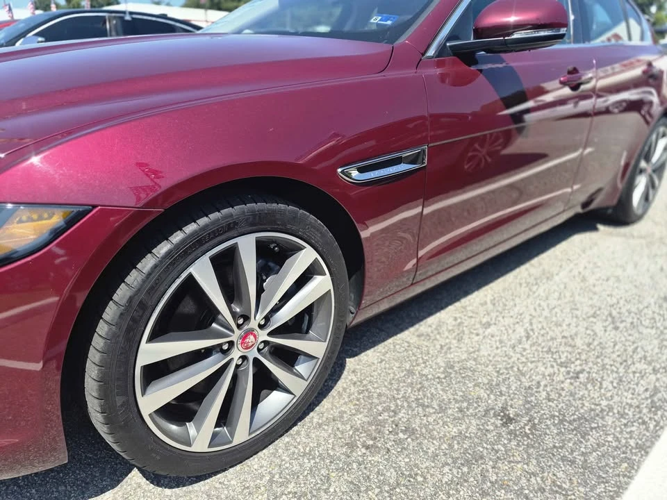 2017 Jaguar XE - Image 2 of 11