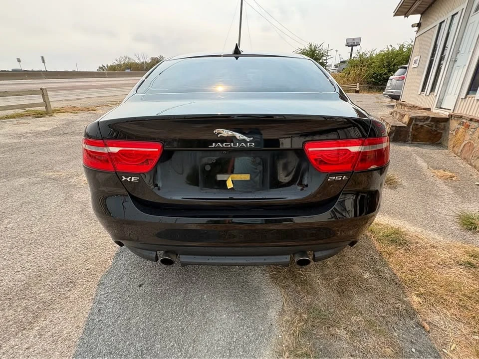 2017 Jaguar XE - Image 6 of 20