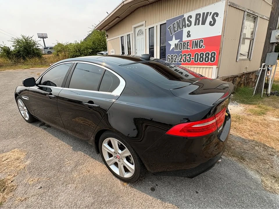 2017 Jaguar XE - Image 5 of 20