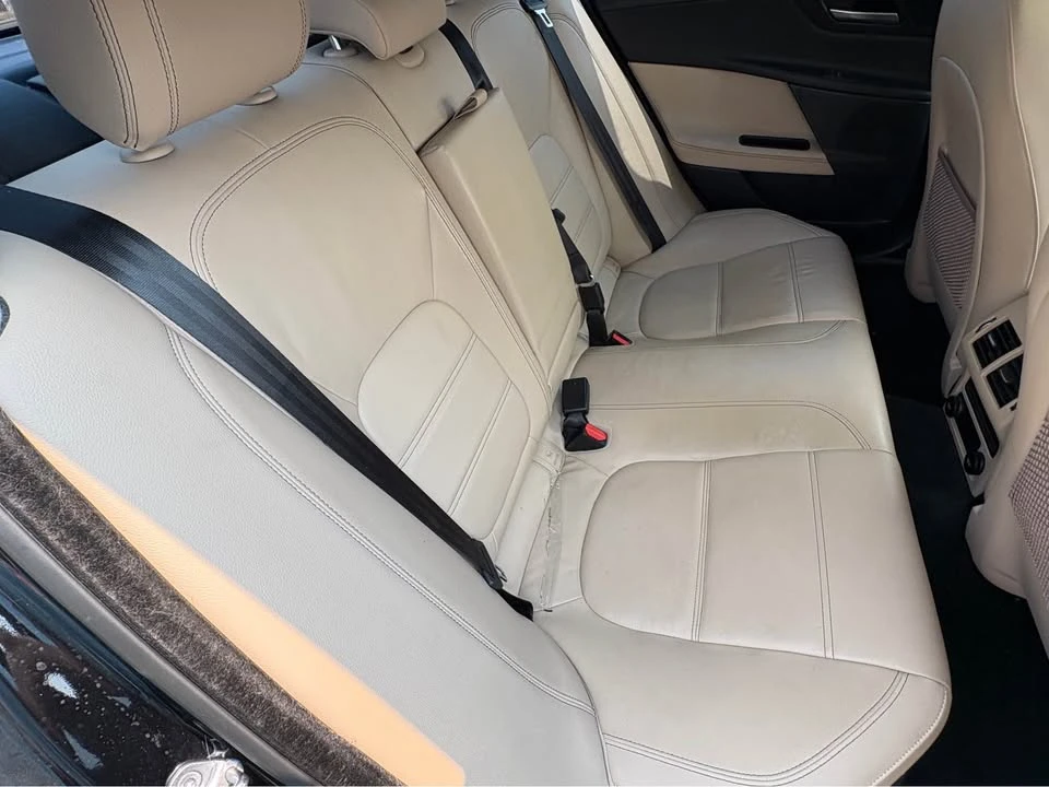 2017 Jaguar XE - Image 16 of 20