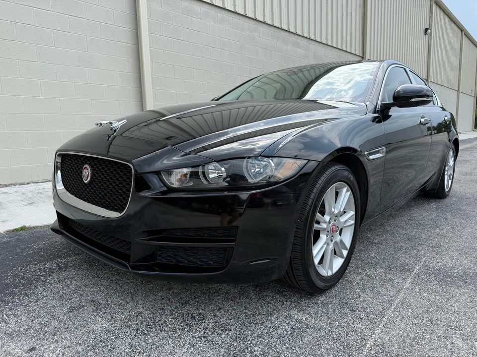2017 Jaguar XE - Image 3 of 8
