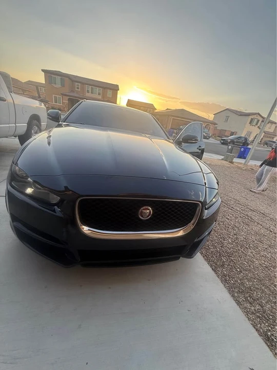 2017 Jaguar XE - Image 3 of 11