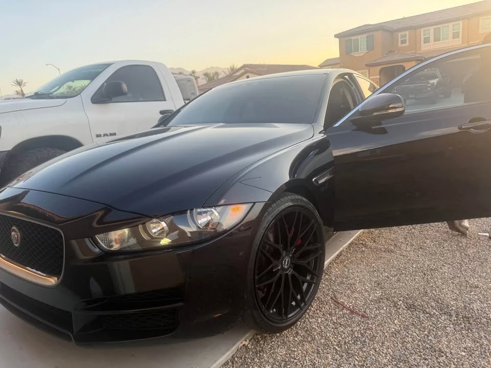 2017 Jaguar XE - Image 4 of 11