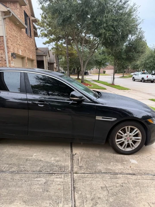 2017 Jaguar XE - Image 6 of 15