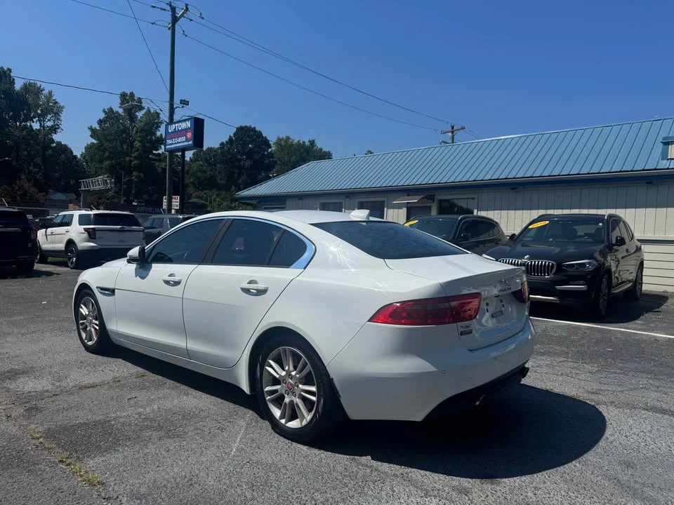 2017 Jaguar XE - Image 2 of 15