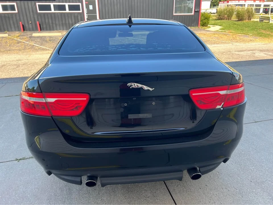 2017 Jaguar XE - Image 6 of 11