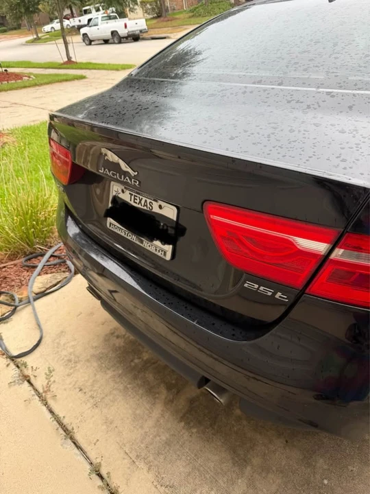 2017 Jaguar XE - Image 4 of 15