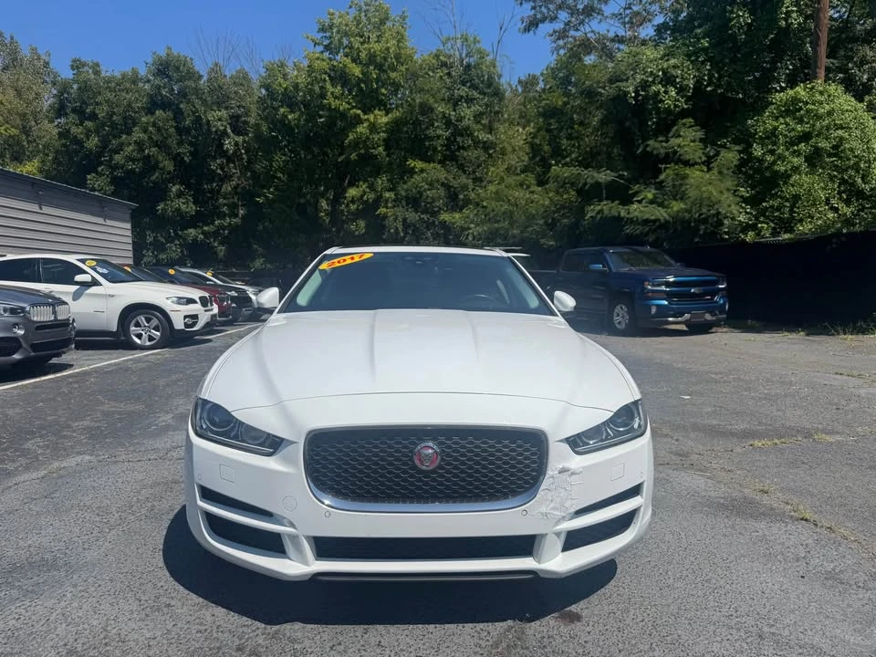 2017 Jaguar XE - Image 5 of 15
