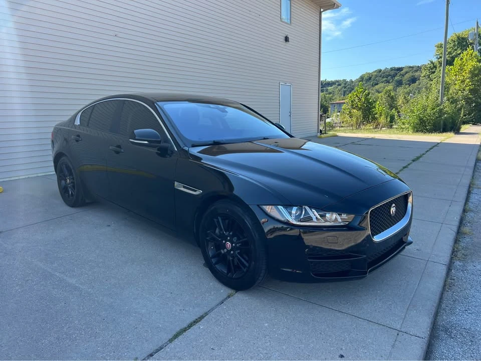 2017 Jaguar XE - Image 3 of 11