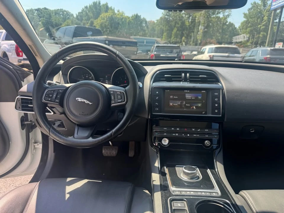 2017 Jaguar XE - Image 6 of 15