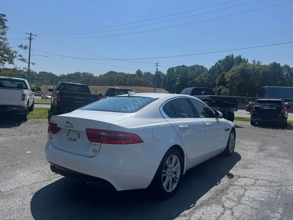 2017 Jaguar XE - Image 3 of 15