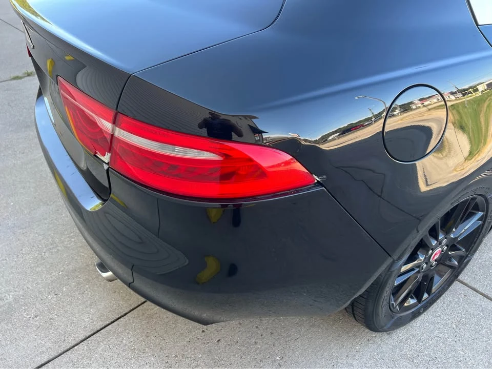 2017 Jaguar XE - Image 5 of 11