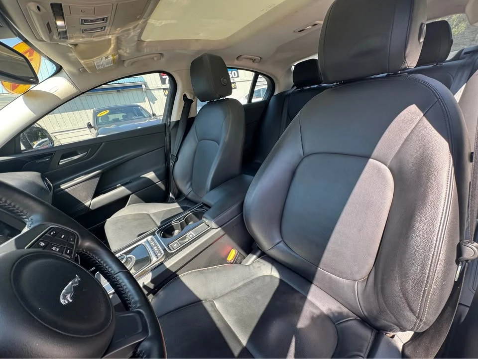 2017 Jaguar XE - Image 12 of 15