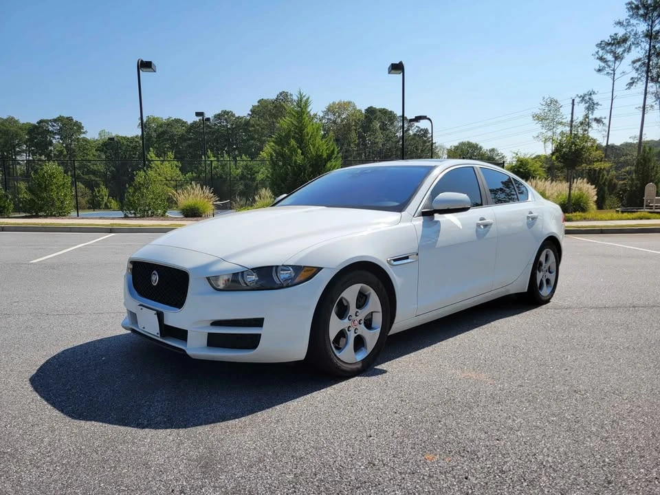2017 Jaguar XE - Image 3 of 17