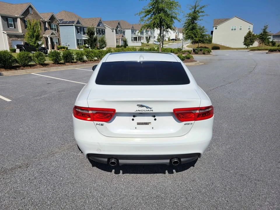 2017 Jaguar XE - Image 6 of 17