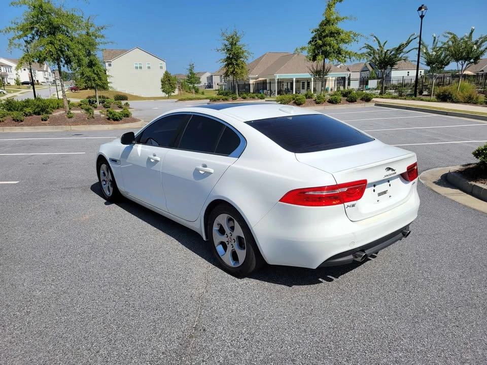 2017 Jaguar XE - Image 5 of 17