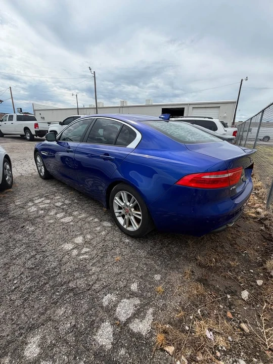 2017 Jaguar XE - Image 10 of 10