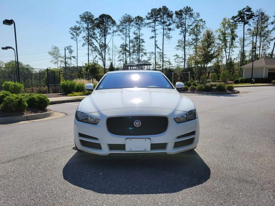 2017 Jaguar XE - Image 2 of 17