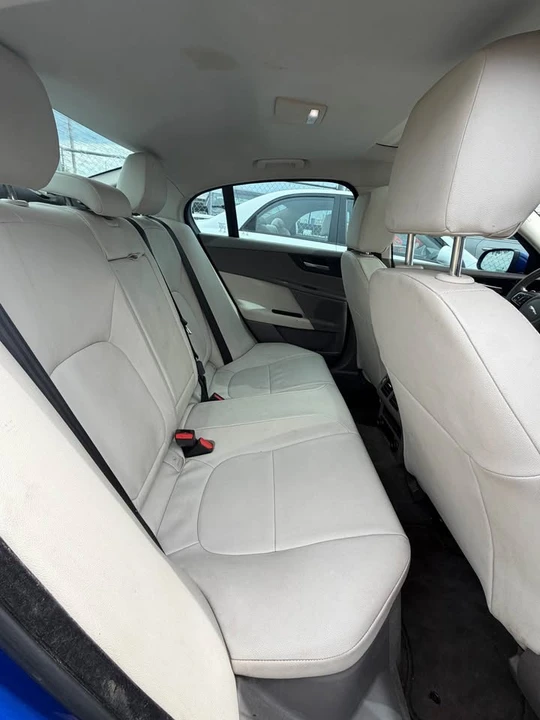 2017 Jaguar XE - Image 8 of 10