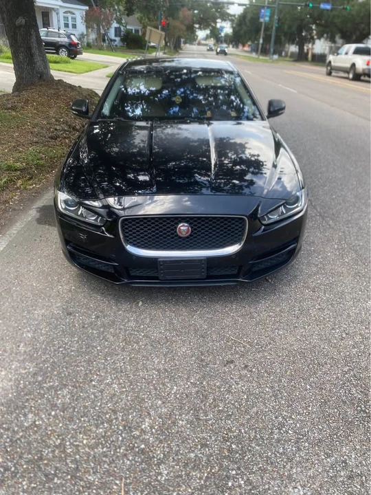 2017 Jaguar XE - Image 13 of 14