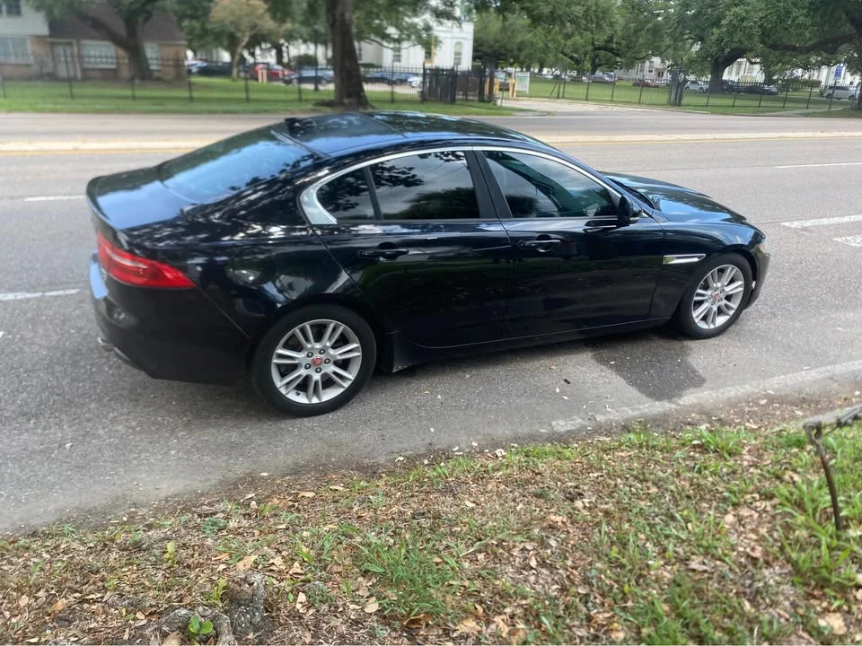 2017 Jaguar XE - Image 2 of 14