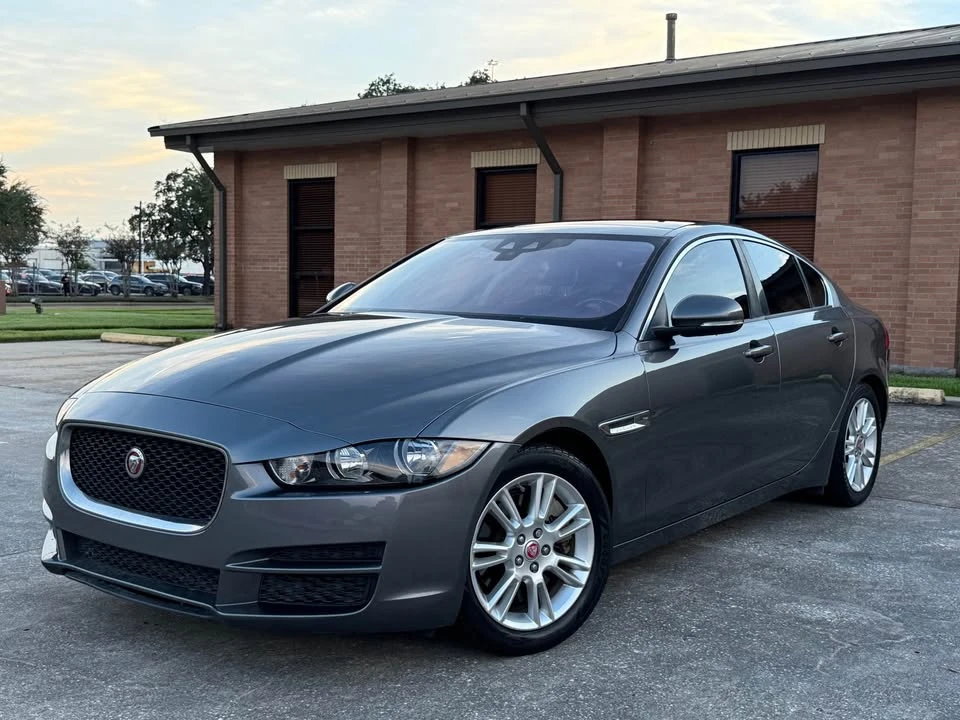 2017 Jaguar XE - Image 16 of 16