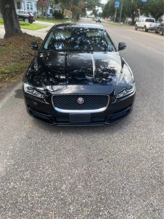 2017 Jaguar XE - Image 11 of 14