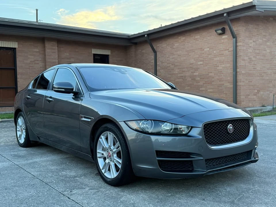 2017 Jaguar XE - Image 2 of 16