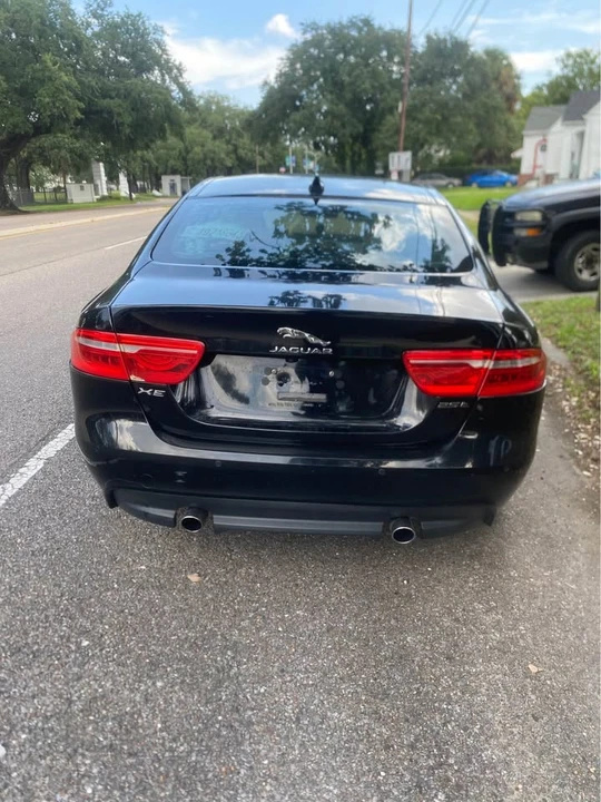 2017 Jaguar XE - Image 9 of 14