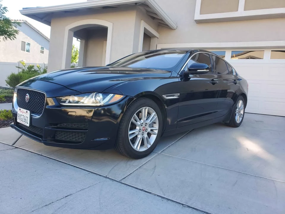 2017 Jaguar XE - Image 3 of 13