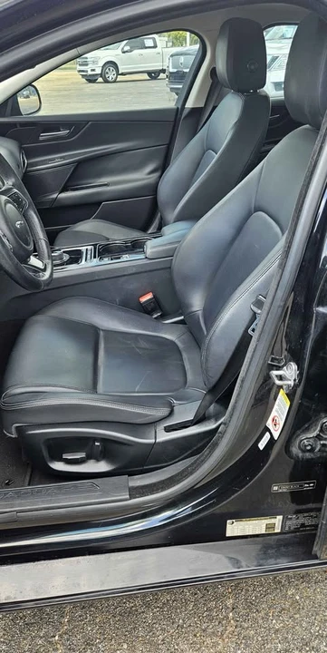 2017 Jaguar XE - Image 9 of 16