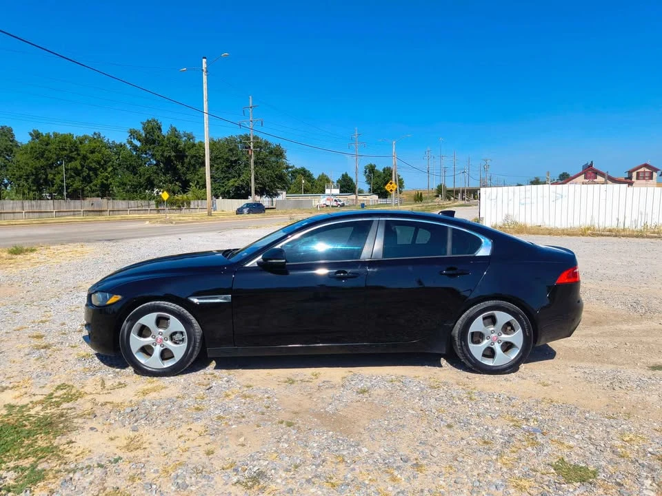 2017 Jaguar XE - Image 8 of 16