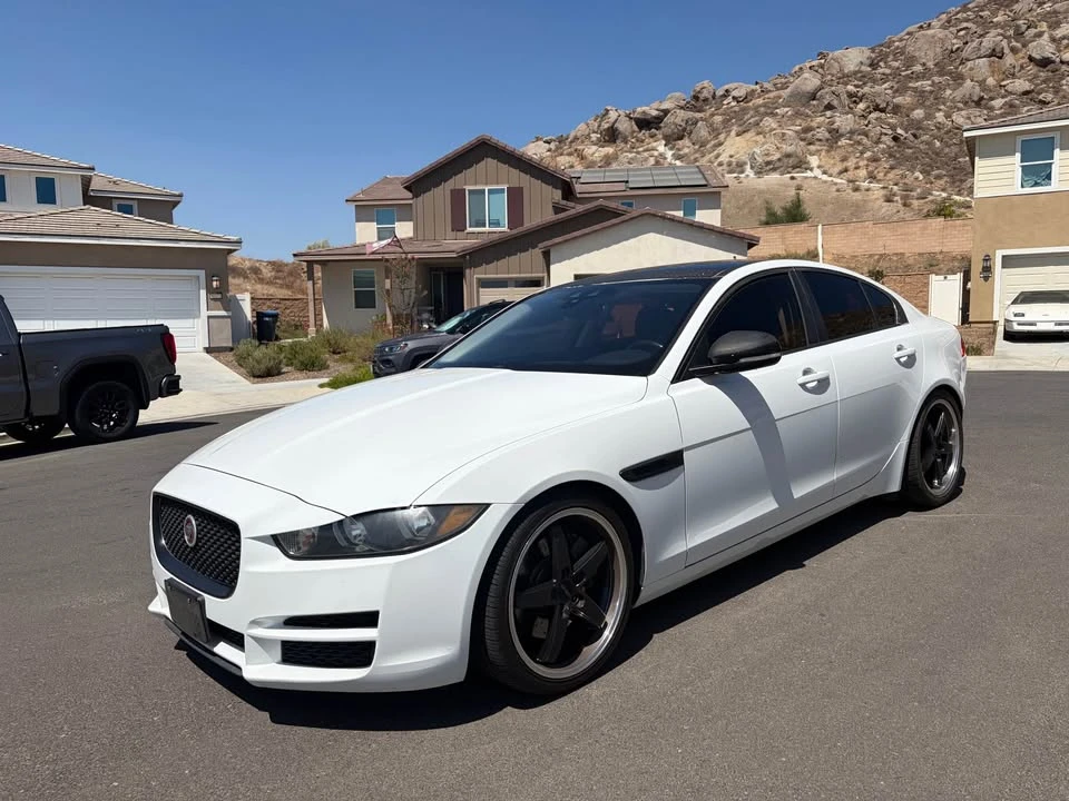 2017 Jaguar XE - Image 2 of 20