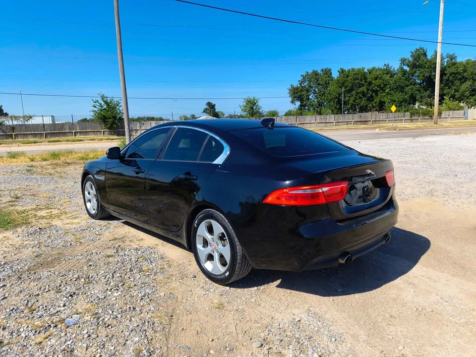 2017 Jaguar XE - Image 7 of 16