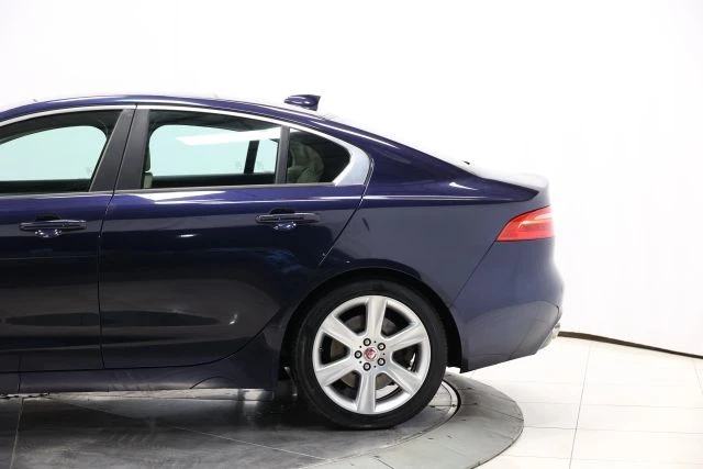 2017 Jaguar XE - Image 9 of 21