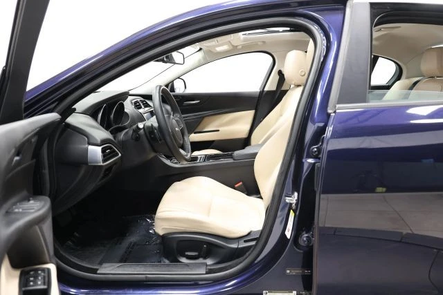 2017 Jaguar XE - Image 13 of 21