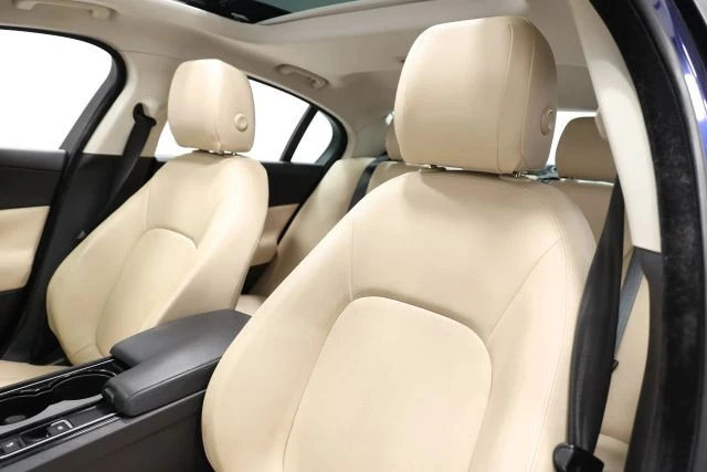 2017 Jaguar XE - Image 15 of 21