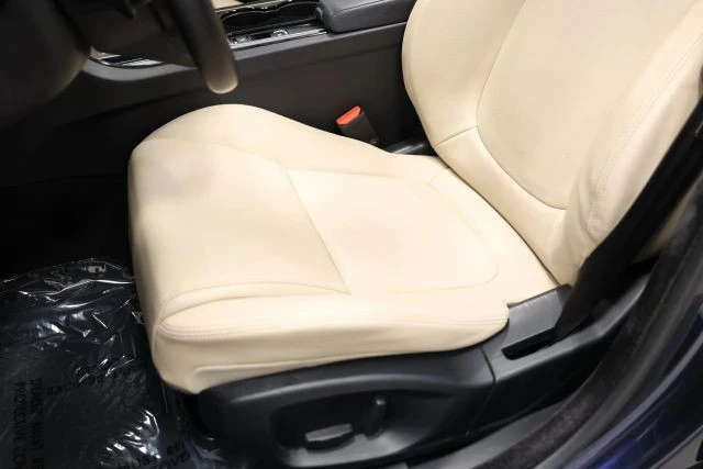2017 Jaguar XE - Image 16 of 21