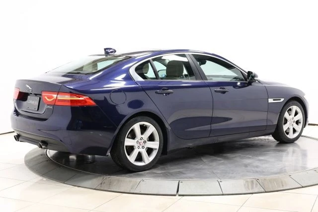 2017 Jaguar XE - Image 4 of 21