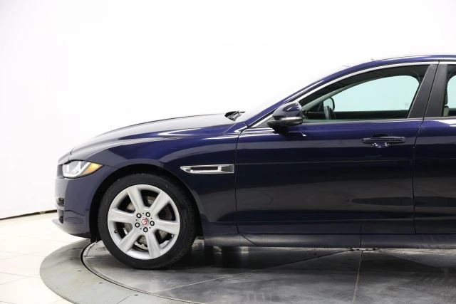 2017 Jaguar XE - Image 7 of 21