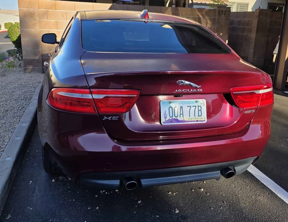 2017 Jaguar XE - Image 4 of 11